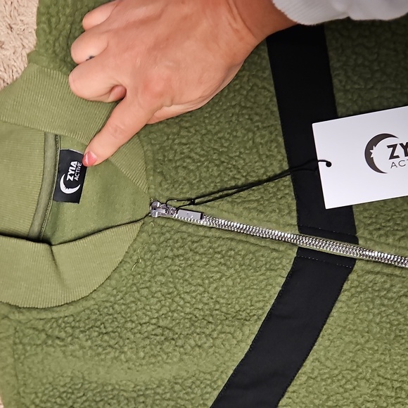 Zyia Active Olive Flying V Fleece Sherpa Full Zip Bomber Jacket - Picture 4 of 5